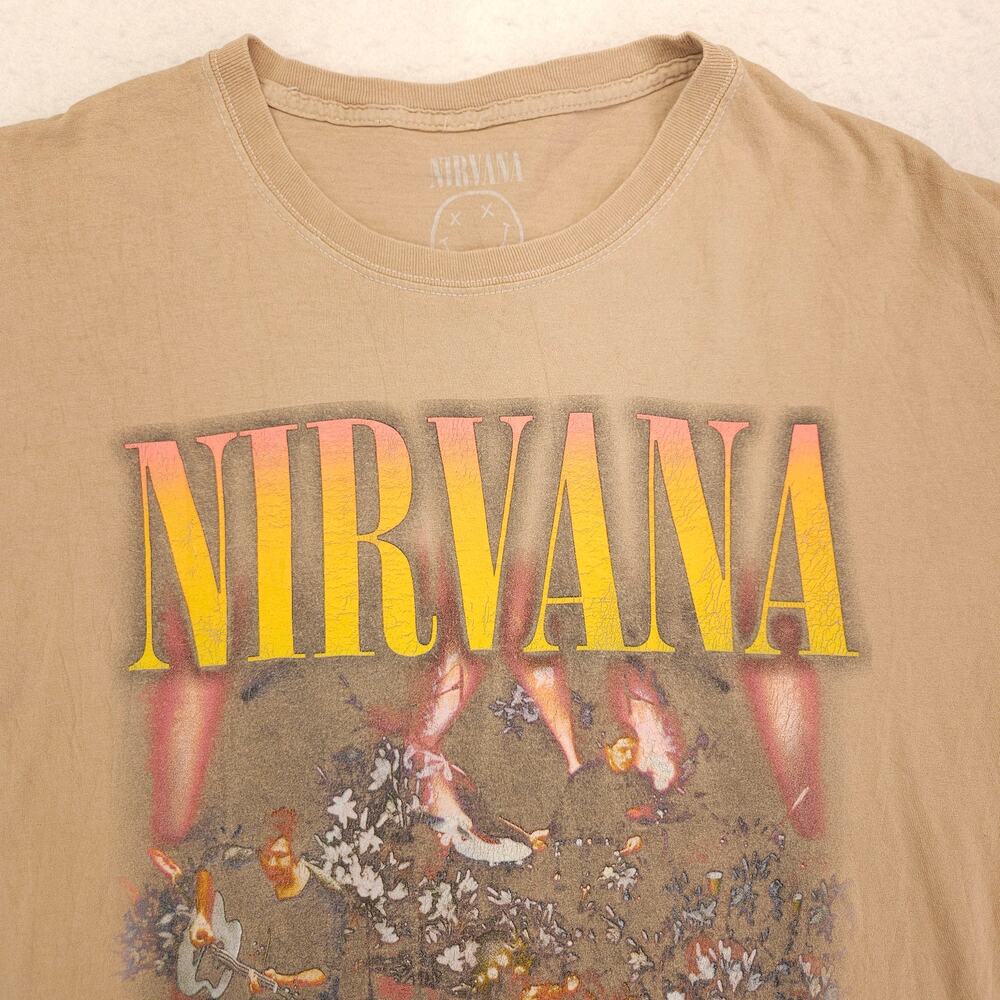 Nirvana Band Casual Crew Neck Graphic Shirt Adult Mens Size Extra Large XL Tan